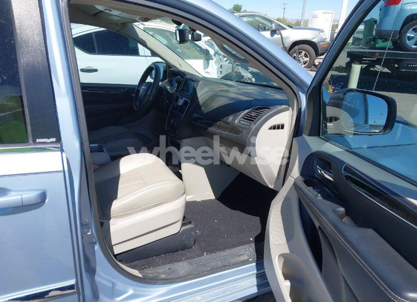 Photo 5 of 2013 Chrysler Town & COUNTRY TOURING (VIN 2C4RC1BG4DR734716)