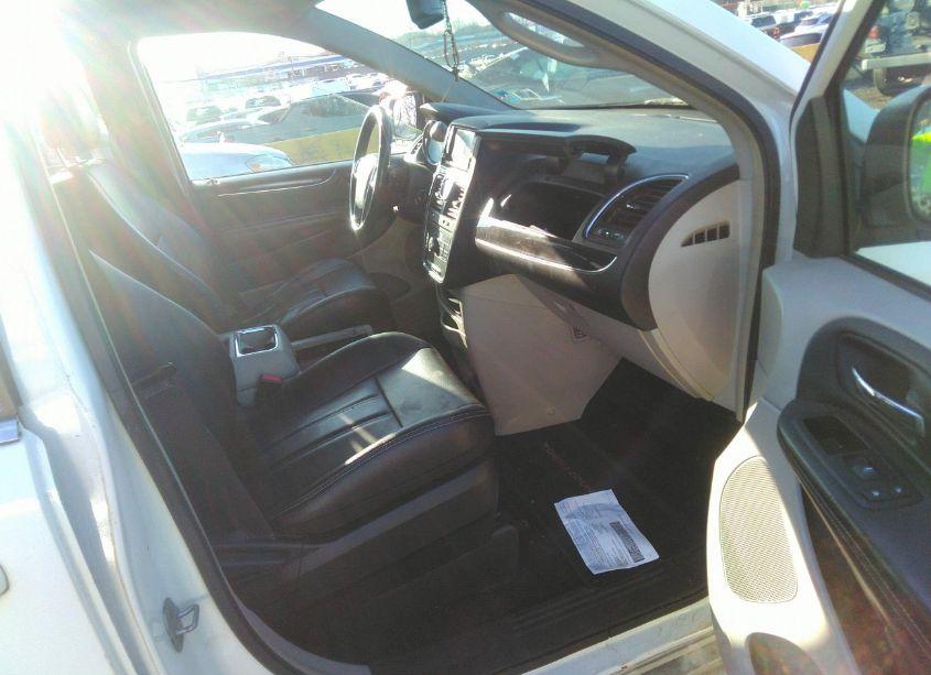 Photo 5 of 2013 Chrysler Town & COUNTRY TOURING (VIN 2C4RC1BG4DR737485)