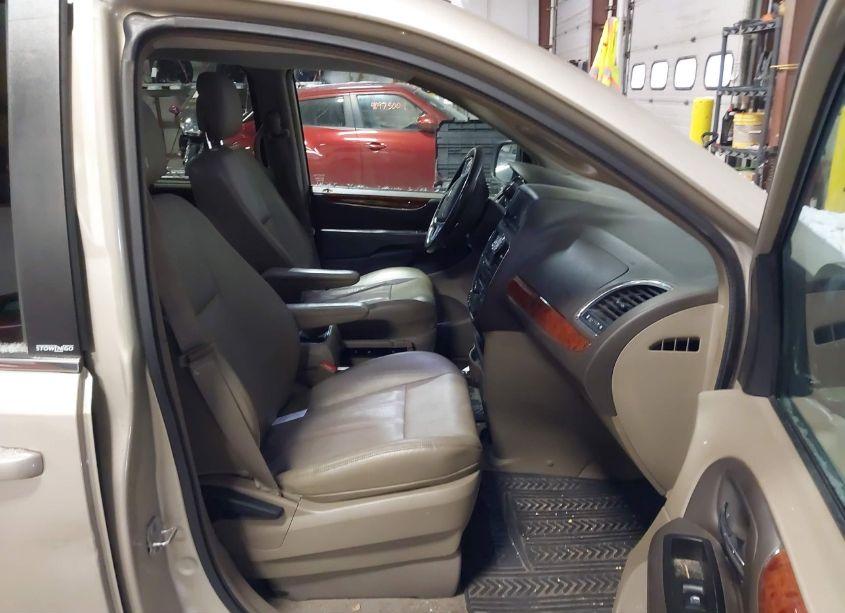 Photo 5 of 2013 Chrysler Town & COUNTRY TOURING (VIN 2C4RC1BG4DR780157)