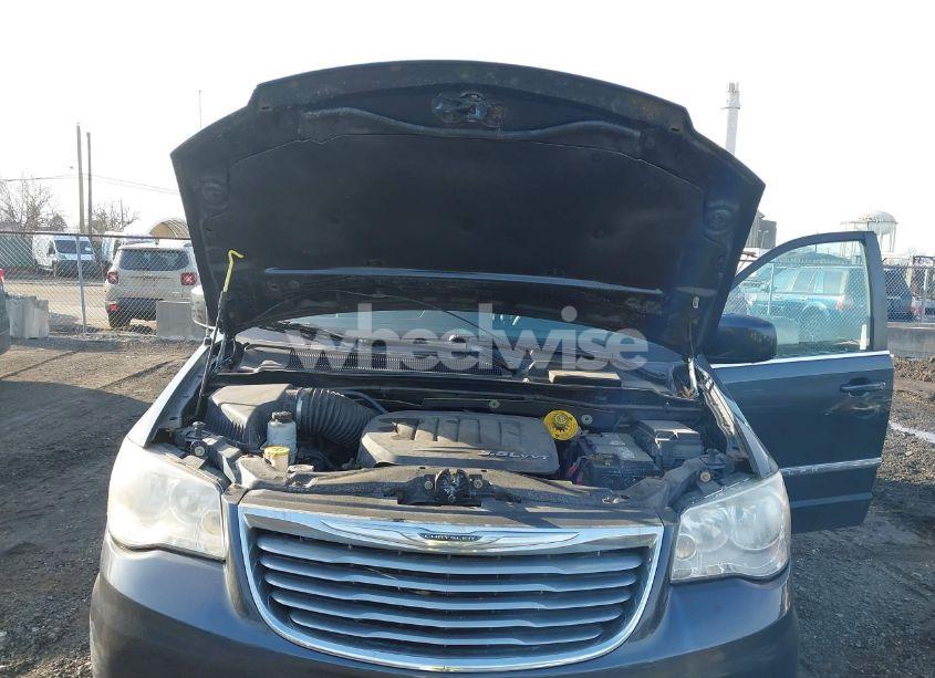 Photo 10 of 2013 Chrysler Town & COUNTRY TOURING (VIN 2C4RC1BG4DR781521)