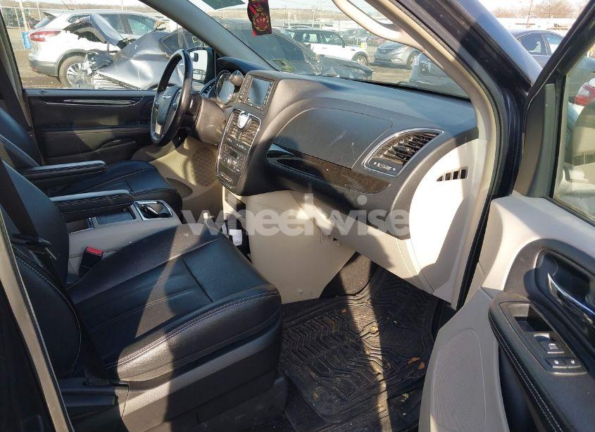 Photo 5 of 2013 Chrysler Town & COUNTRY TOURING (VIN 2C4RC1BG4DR781521)