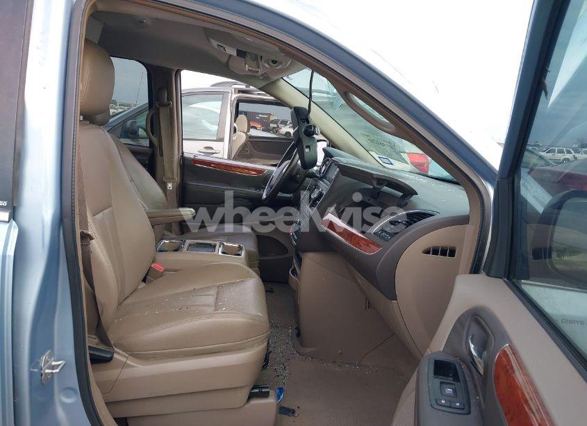 Photo 5 of 2013 Chrysler Town & COUNTRY TOURING (VIN 2C4RC1BG4DR803078)