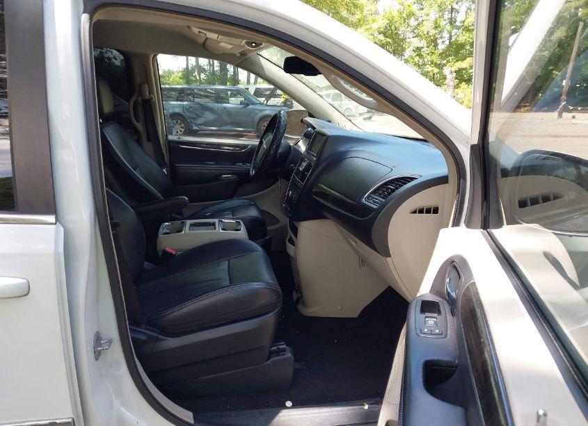 Photo 5 of 2013 Chrysler Town & COUNTRY TOURING (VIN 2C4RC1BG4DR815862)