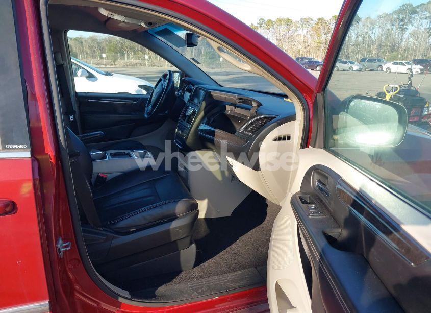 Photo 5 of 2014 Chrysler Town & COUNTRY TOURING (VIN 2C4RC1BG4ER112845)