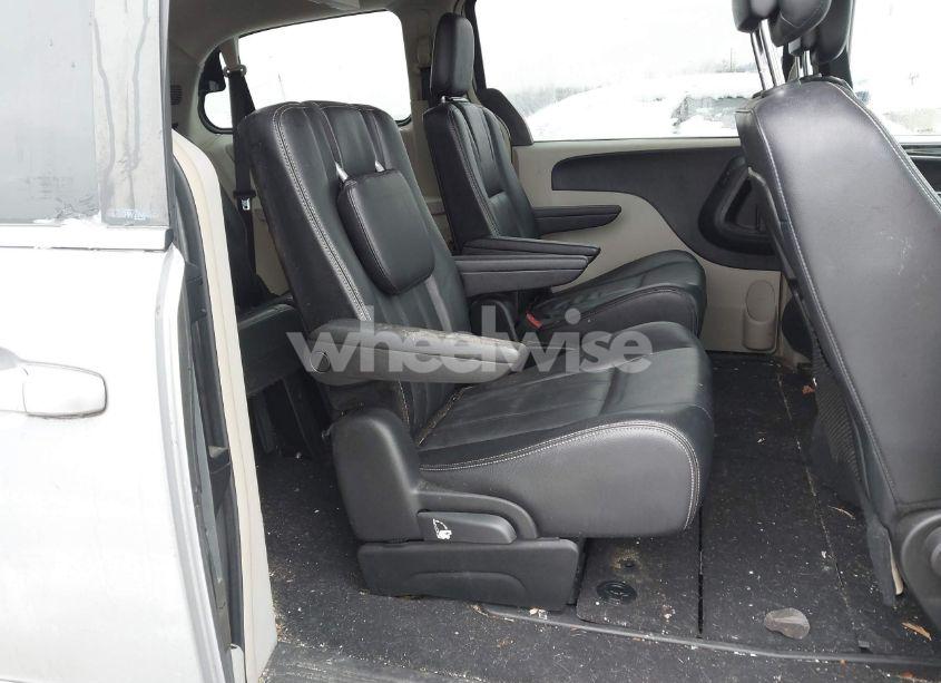 Photo 8 of 2014 Chrysler Town & COUNTRY TOURING (VIN 2C4RC1BG4ER168512)