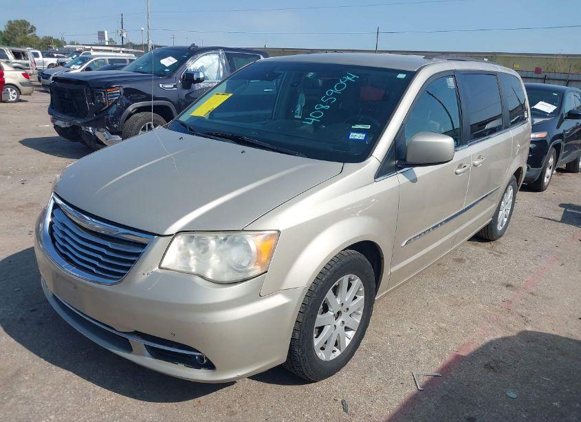 Photo 2 of 2014 Chrysler Town & COUNTRY TOURING (VIN 2C4RC1BG4ER183513)