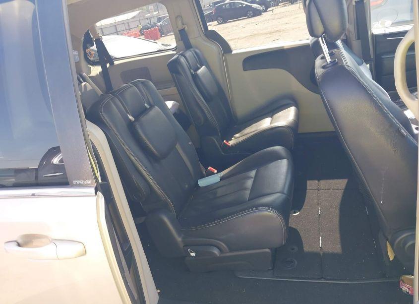 Photo 8 of 2014 Chrysler Town & COUNTRY TOURING (VIN 2C4RC1BG4ER183513)