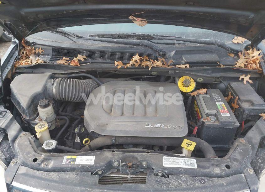 Photo 10 of 2014 Chrysler Town & COUNTRY TOURING (VIN 2C4RC1BG4ER198545)