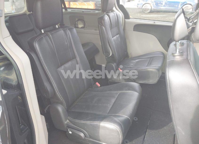 Photo 8 of 2014 Chrysler Town & COUNTRY TOURING (VIN 2C4RC1BG4ER198545)