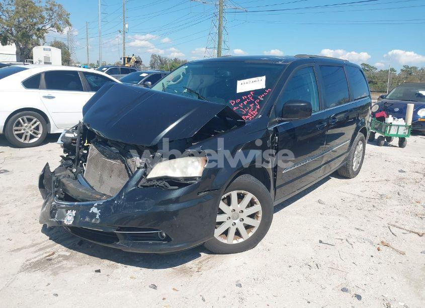 Photo 2 of 2014 Chrysler Town & COUNTRY TOURING (VIN 2C4RC1BG4ER211391)