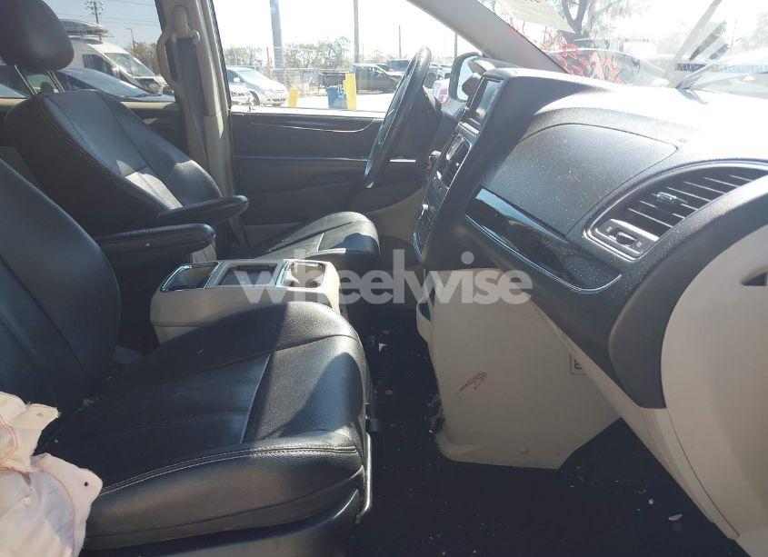 Photo 5 of 2014 Chrysler Town & COUNTRY TOURING (VIN 2C4RC1BG4ER211391)