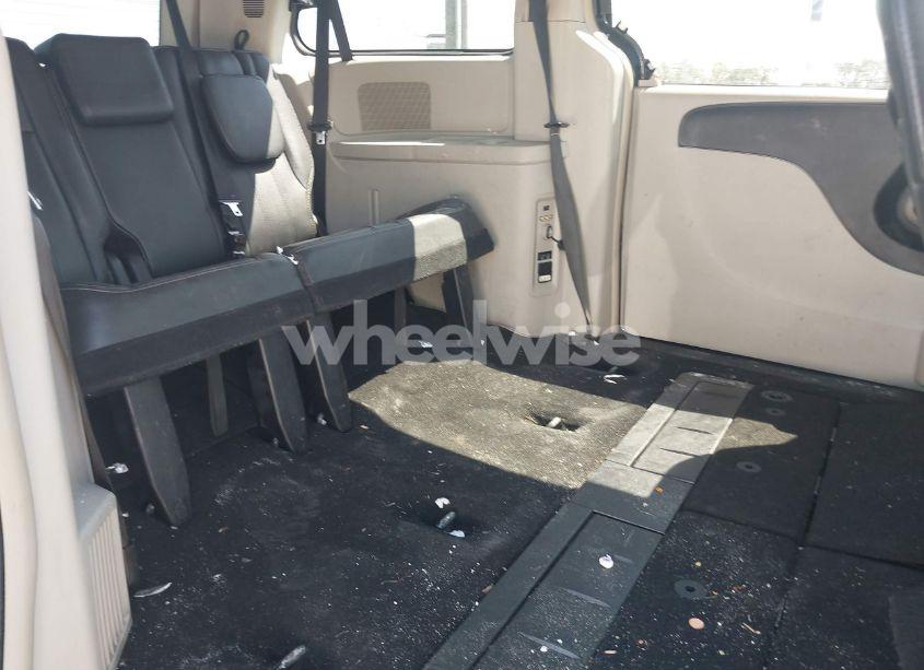 Photo 8 of 2014 Chrysler Town & COUNTRY TOURING (VIN 2C4RC1BG4ER211391)