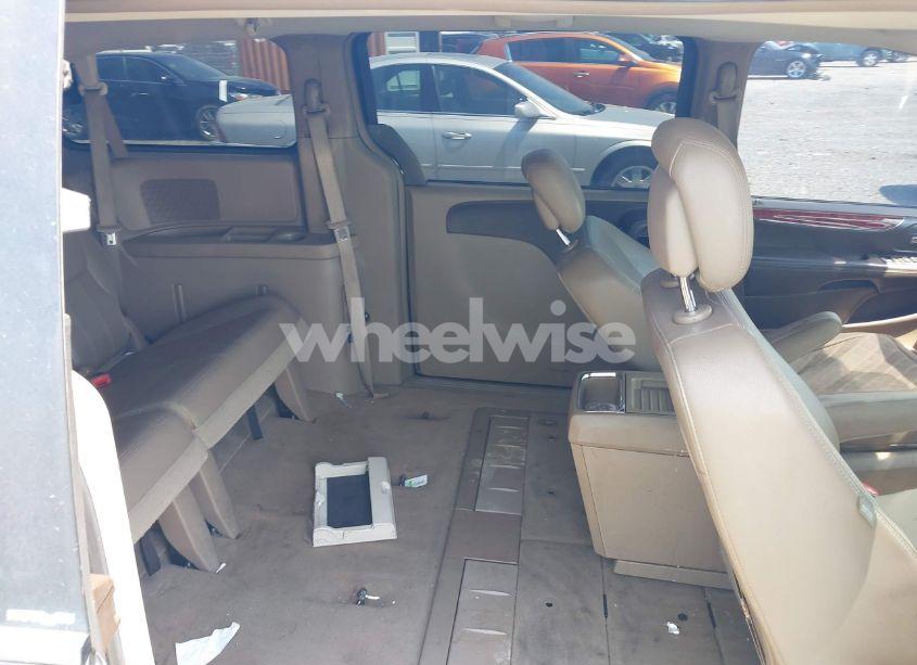 Photo 8 of 2014 Chrysler Town & COUNTRY TOURING (VIN 2C4RC1BG4ER217711)