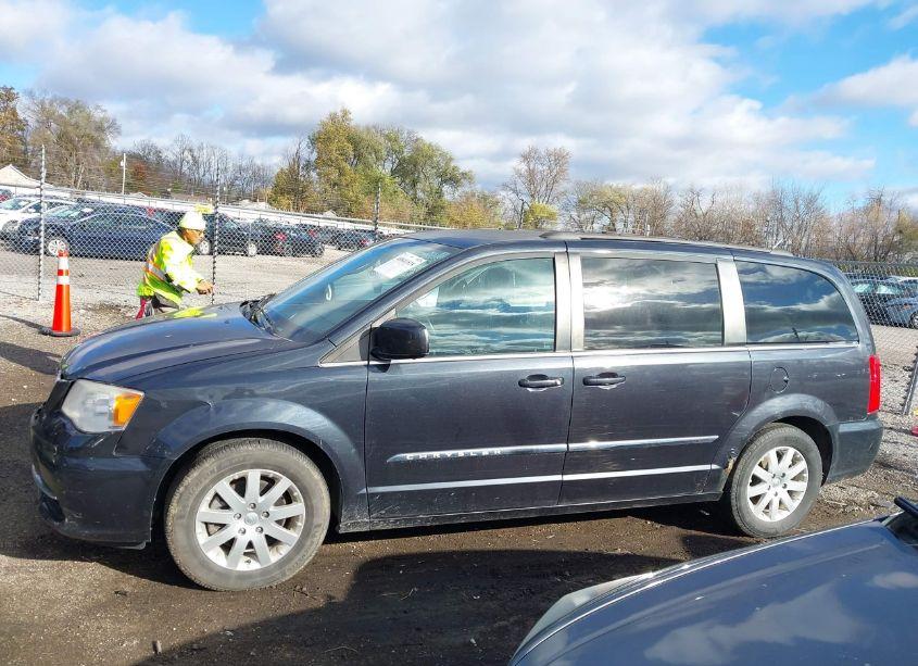 Photo 14 of 2014 Chrysler Town & COUNTRY TOURING (VIN 2C4RC1BG4ER220916)