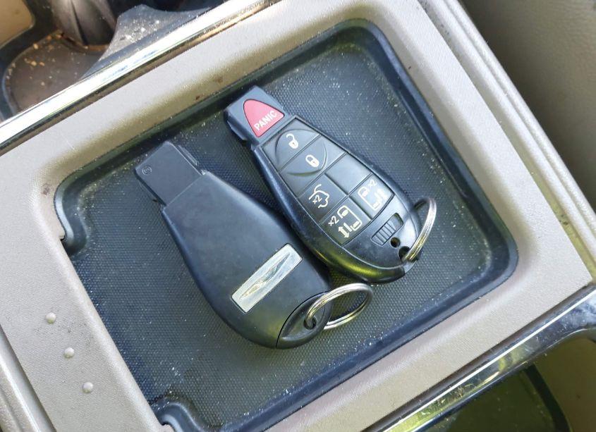 Photo 11 of 2014 Chrysler Town & COUNTRY TOURING (VIN 2C4RC1BG4ER232077)