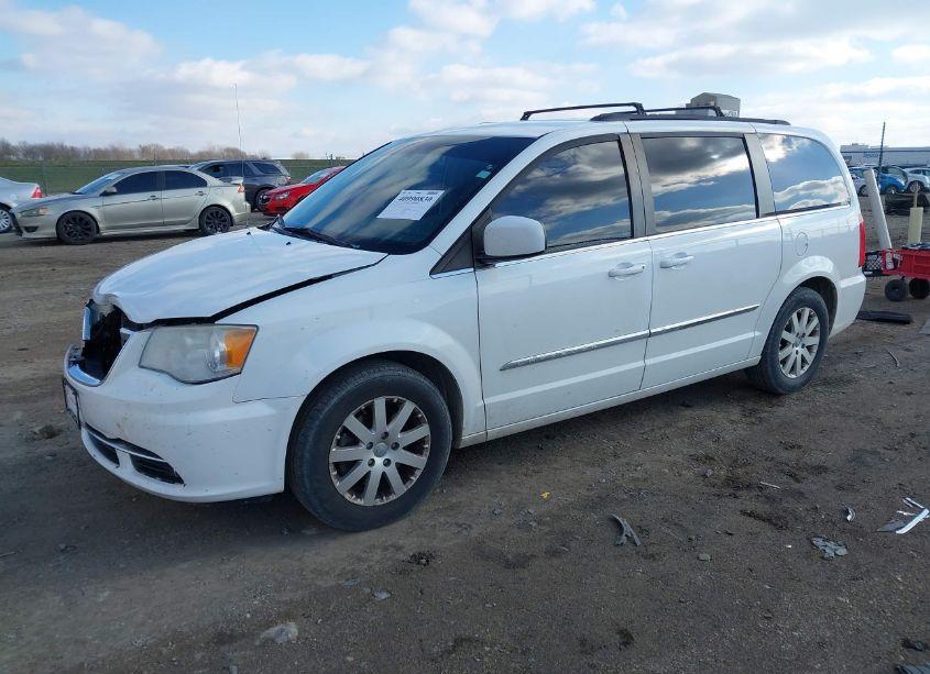 Photo 2 of 2014 Chrysler Town & COUNTRY TOURING (VIN 2C4RC1BG4ER233942)