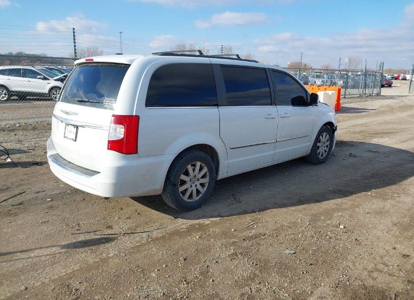 Photo 4 of 2014 Chrysler Town & COUNTRY TOURING (VIN 2C4RC1BG4ER233942)