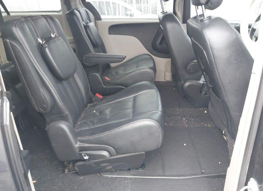 Photo 8 of 2014 Chrysler Town & COUNTRY TOURING (VIN 2C4RC1BG4ER271266)