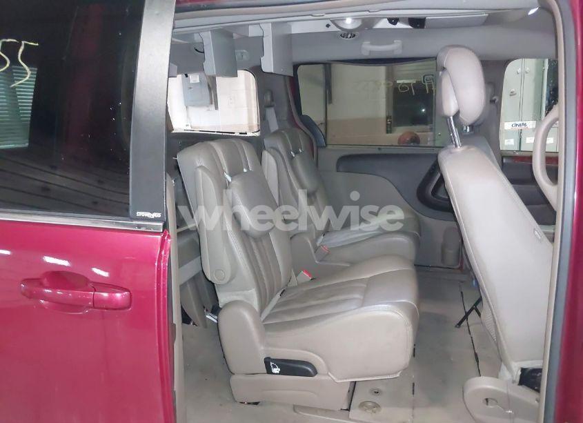 Photo 8 of 2014 Chrysler Town & COUNTRY TOURING (VIN 2C4RC1BG4ER300541)