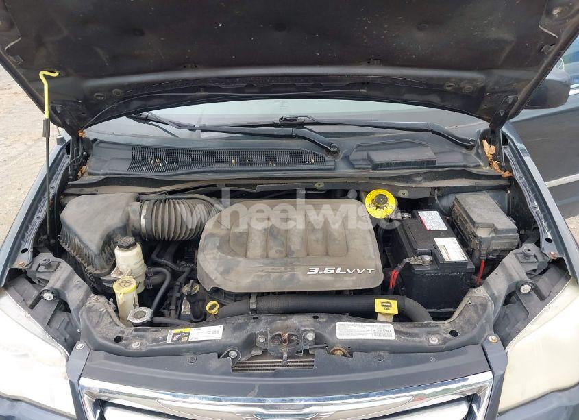 Photo 10 of 2014 Chrysler Town & COUNTRY TOURING (VIN 2C4RC1BG4ER303522)