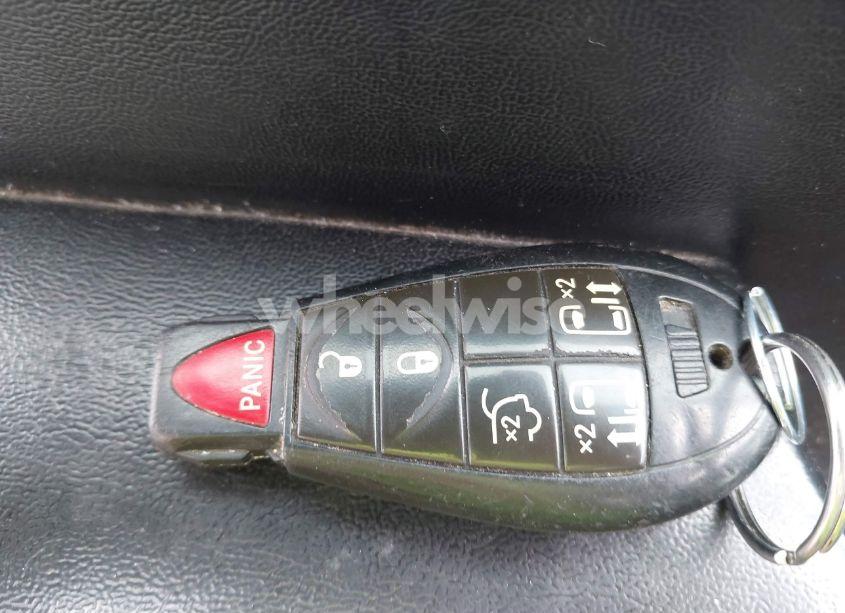 Photo 11 of 2014 Chrysler Town & COUNTRY TOURING (VIN 2C4RC1BG4ER303522)