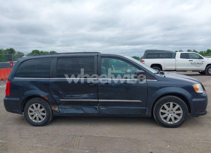 Photo 13 of 2014 Chrysler Town & COUNTRY TOURING (VIN 2C4RC1BG4ER303522)