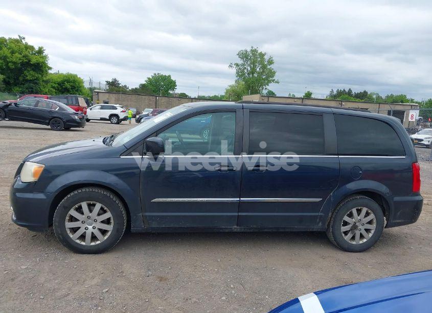 Photo 14 of 2014 Chrysler Town & COUNTRY TOURING (VIN 2C4RC1BG4ER303522)
