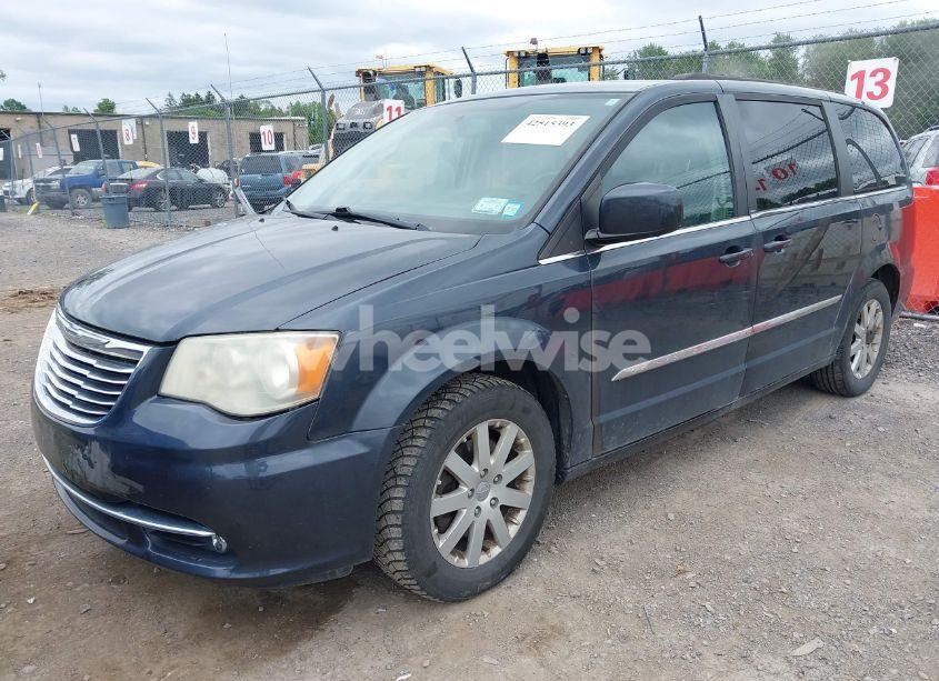 Photo 2 of 2014 Chrysler Town & COUNTRY TOURING (VIN 2C4RC1BG4ER303522)