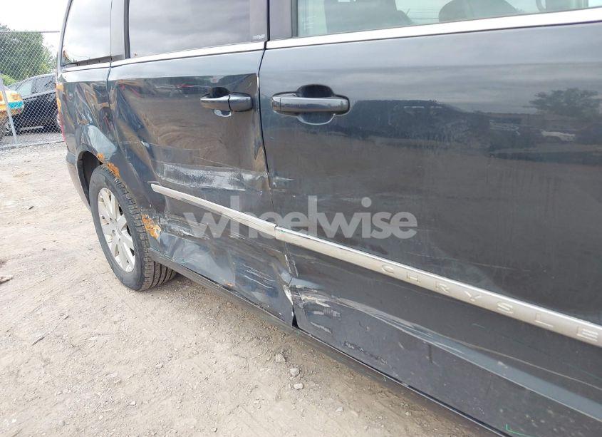 Photo 6 of 2014 Chrysler Town & COUNTRY TOURING (VIN 2C4RC1BG4ER303522)