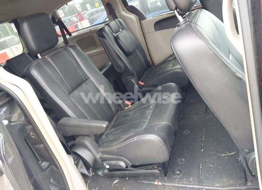 Photo 8 of 2014 Chrysler Town & COUNTRY TOURING (VIN 2C4RC1BG4ER303522)