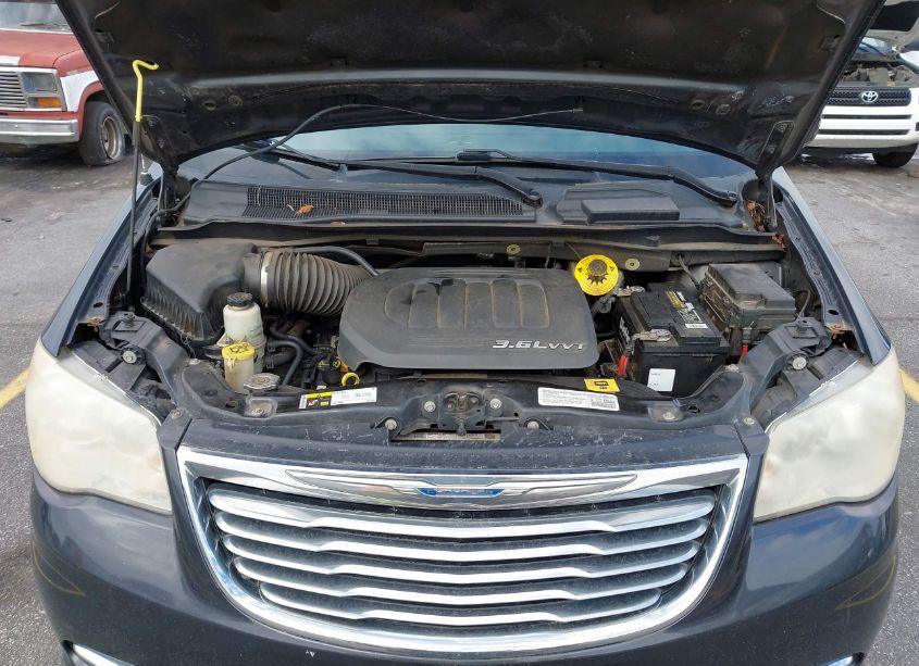 Photo 10 of 2014 Chrysler Town & COUNTRY TOURING (VIN 2C4RC1BG4ER310955)