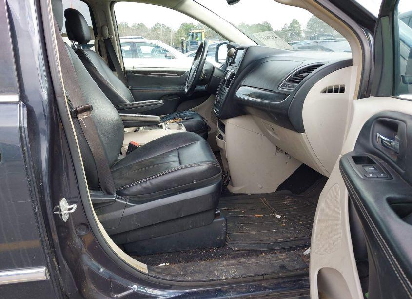 Photo 5 of 2014 Chrysler Town & COUNTRY TOURING (VIN 2C4RC1BG4ER310955)