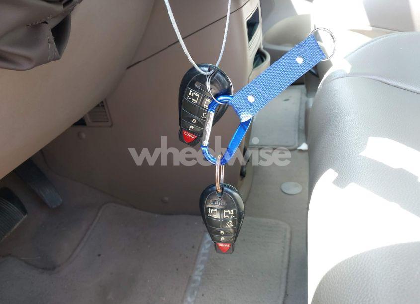 Photo 11 of 2014 Chrysler Town & COUNTRY TOURING (VIN 2C4RC1BG4ER343096)