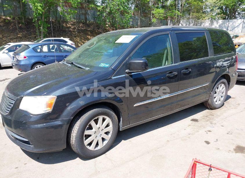 Photo 2 of 2014 Chrysler Town & COUNTRY TOURING (VIN 2C4RC1BG4ER343096)