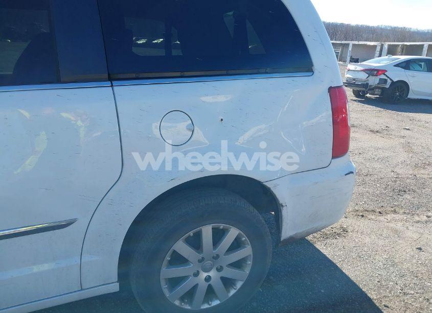 Photo 12 of 2014 Chrysler Town & COUNTRY TOURING (VIN 2C4RC1BG4ER396039)