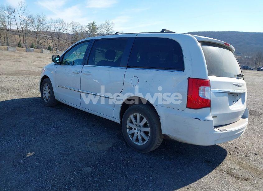 Photo 3 of 2014 Chrysler Town & COUNTRY TOURING (VIN 2C4RC1BG4ER396039)