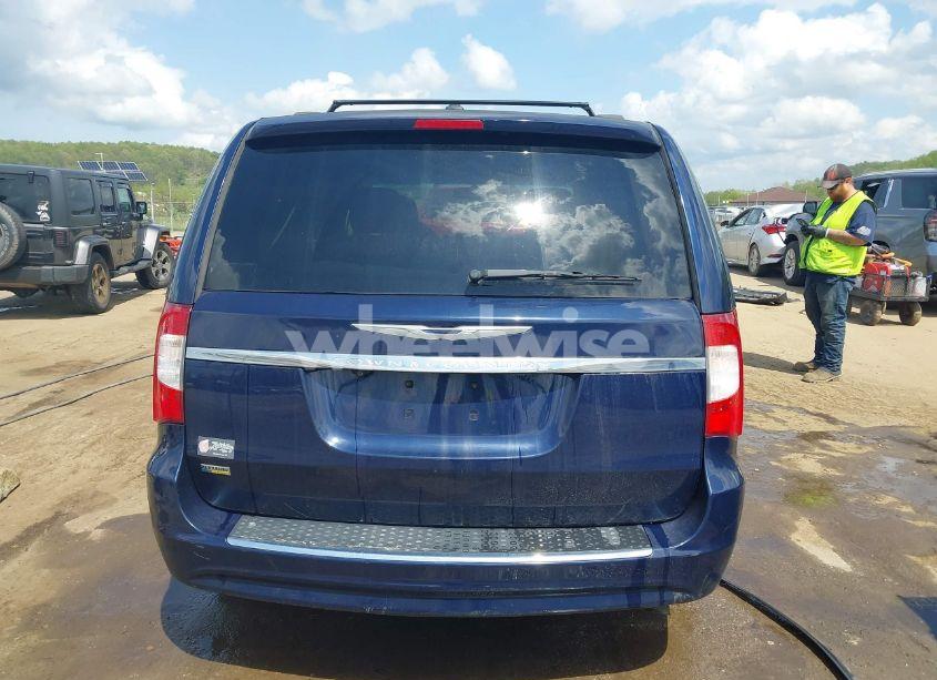 Photo 16 of 2014 Chrysler Town & COUNTRY TOURING (VIN 2C4RC1BG4ER402583)