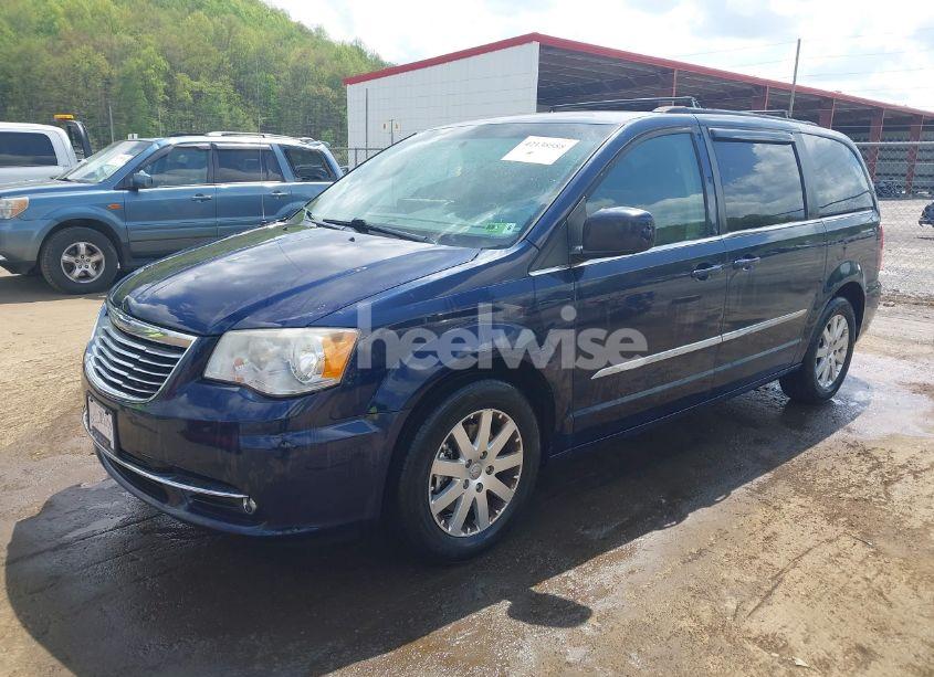Photo 2 of 2014 Chrysler Town & COUNTRY TOURING (VIN 2C4RC1BG4ER402583)
