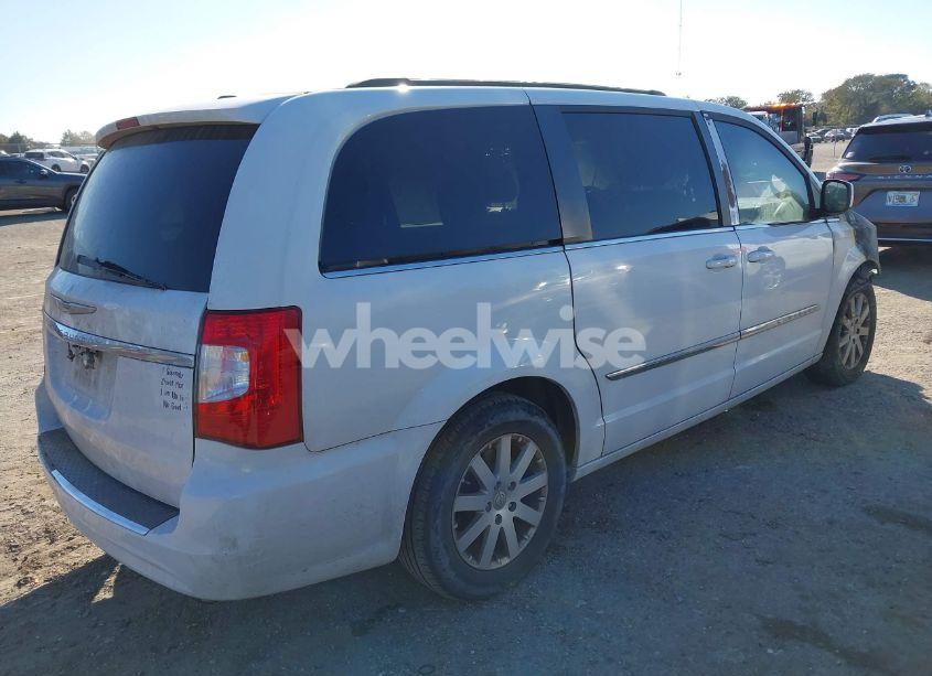 Photo 4 of 2014 Chrysler Town & COUNTRY TOURING (VIN 2C4RC1BG4ER440024)