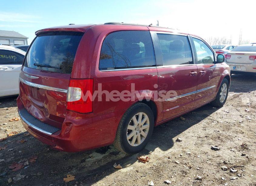 Photo 4 of 2014 Chrysler Town & COUNTRY TOURING (VIN 2C4RC1BG4ER440184)