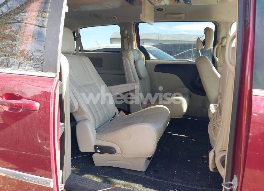 Photo 8 of 2014 Chrysler Town & COUNTRY TOURING (VIN 2C4RC1BG4ER440184)