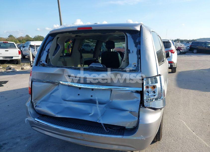 Photo 16 of 2014 Chrysler Town & COUNTRY TOURING (VIN 2C4RC1BG4ER441495)