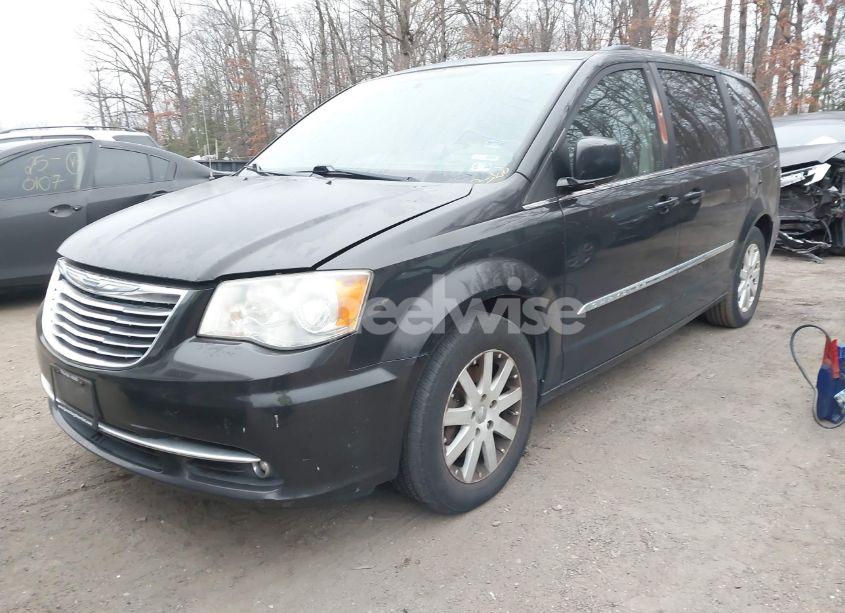 Photo 2 of 2014 Chrysler Town & COUNTRY TOURING (VIN 2C4RC1BG4ER441609)
