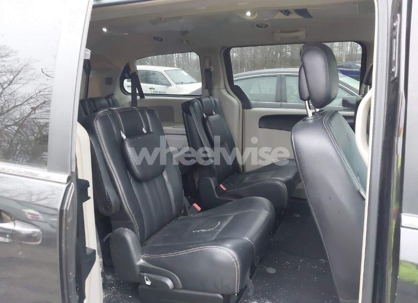 Photo 8 of 2014 Chrysler Town & COUNTRY TOURING (VIN 2C4RC1BG4ER441609)