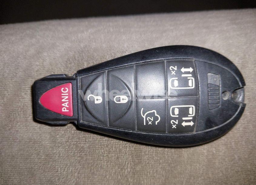 Photo 11 of 2014 Chrysler Town & COUNTRY TOURING (VIN 2C4RC1BG4ER467059)