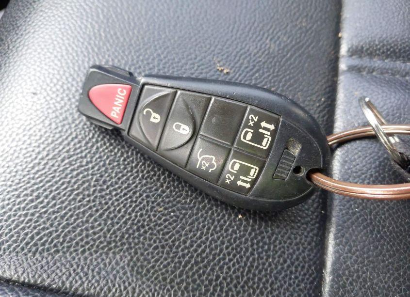 Photo 11 of 2015 Chrysler Town & COUNTRY TOURING (VIN 2C4RC1BG4FR577210)