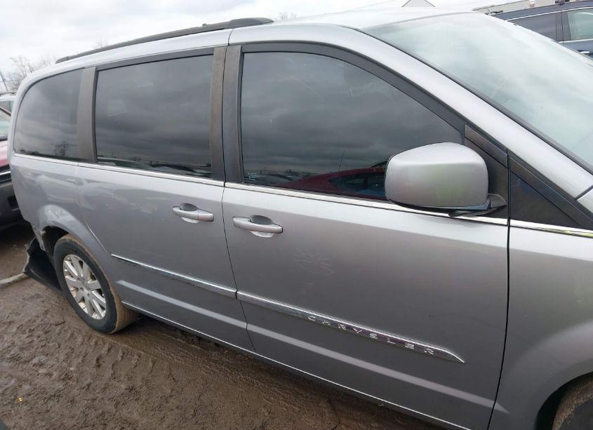 Photo 14 of 2015 Chrysler Town & COUNTRY TOURING (VIN 2C4RC1BG4FR577210)