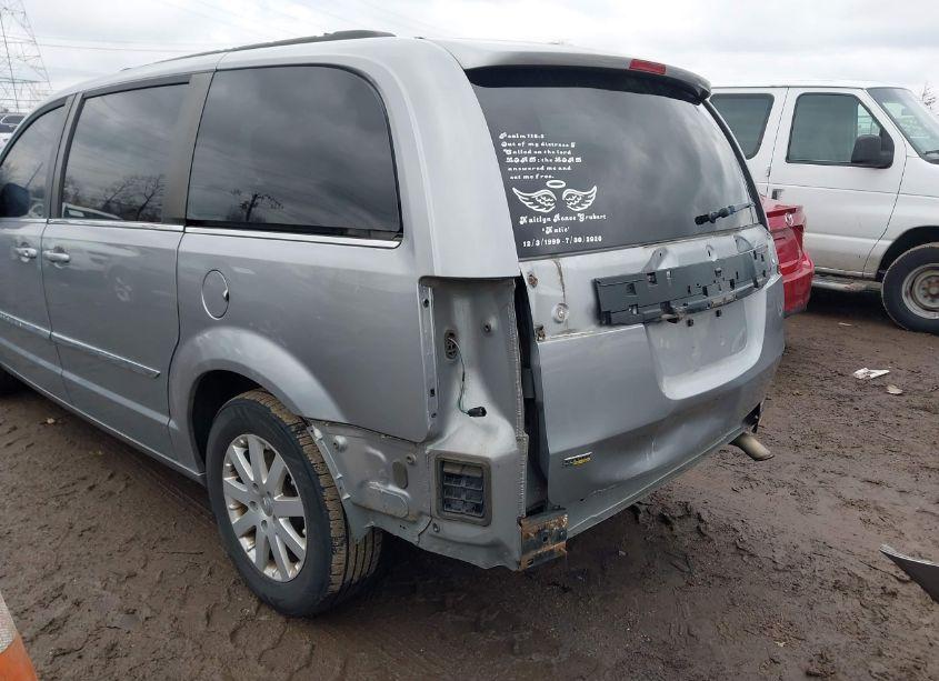 Photo 6 of 2015 Chrysler Town & COUNTRY TOURING (VIN 2C4RC1BG4FR577210)