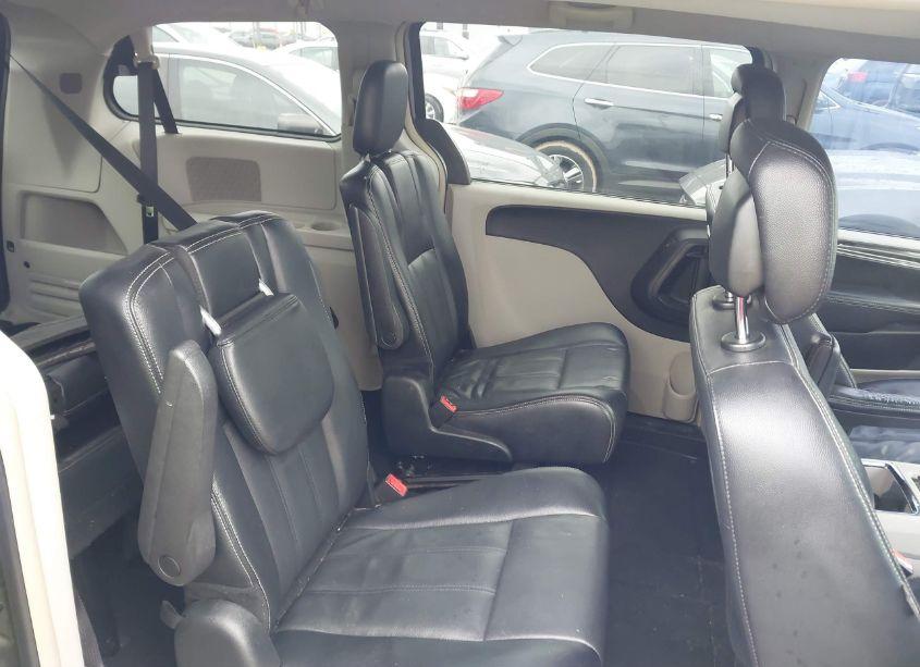 Photo 8 of 2015 Chrysler Town & COUNTRY TOURING (VIN 2C4RC1BG4FR577210)