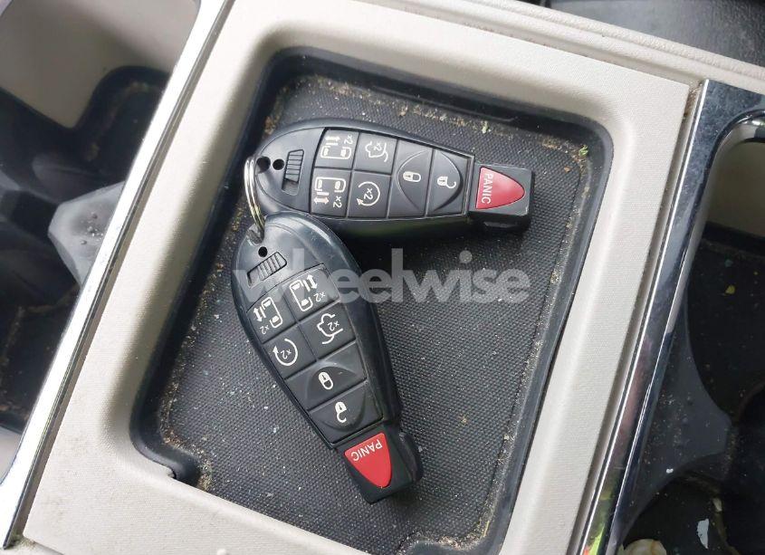 Photo 11 of 2015 Chrysler Town & COUNTRY TOURING (VIN 2C4RC1BG4FR602557)